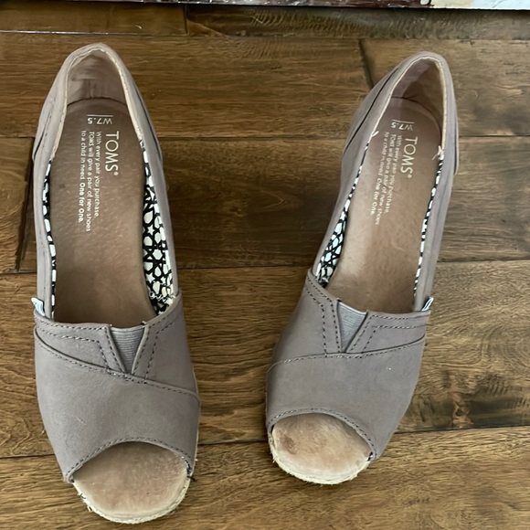 Toms wedge heels. - Picture 2 of 5